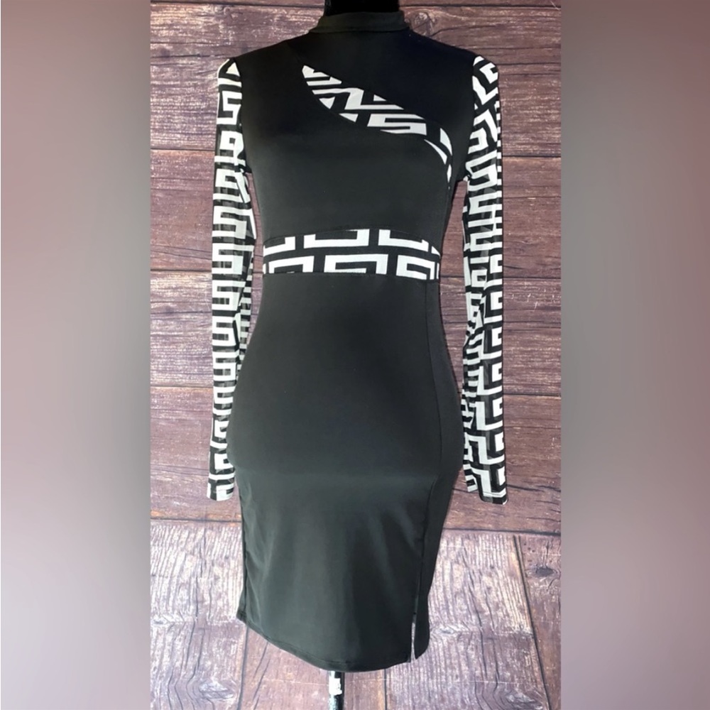 🆕Geo Glam Sheer Sleeve Dress